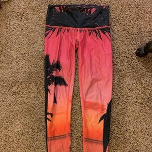 XS Teeki Dolphin Leggings